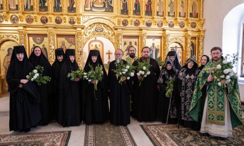 День Святой Троицы в Новодевичьем монастыре