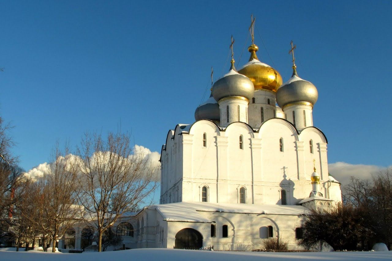 Смоленский собор Новодевичьего монастыря внутри